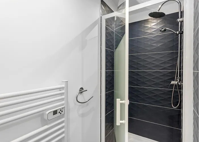 Merveil - Family - Marais - Martin Iv * Paris